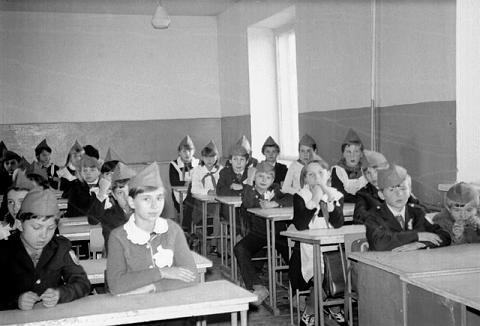 Ленск, школа номер 1. Пионерское мероприятие, приблизительно 1983 год. Автор фото Дмитрий Попов