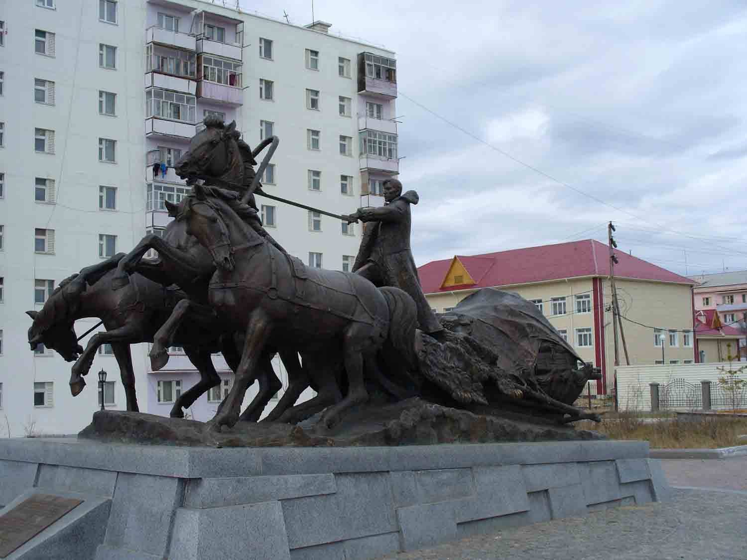 Памятник первооткрывателям Саха-Якутии. Ленск. Автор фото: Дмитрий Макушев