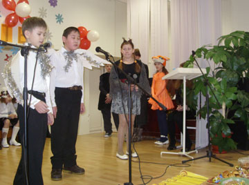 Ленск. Рождественские встречи в 1 школе. 2009 год. Фотография сайта школы номер 1 города Ленска